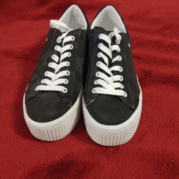 Steve Madden Shoes - Steve Madden platform sneakers